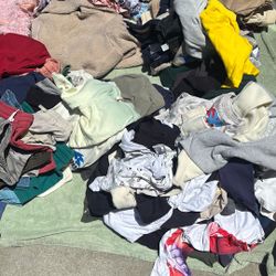 FREEE Bags of Clothes 