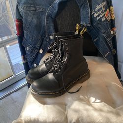 Doc Martens. Boots  8