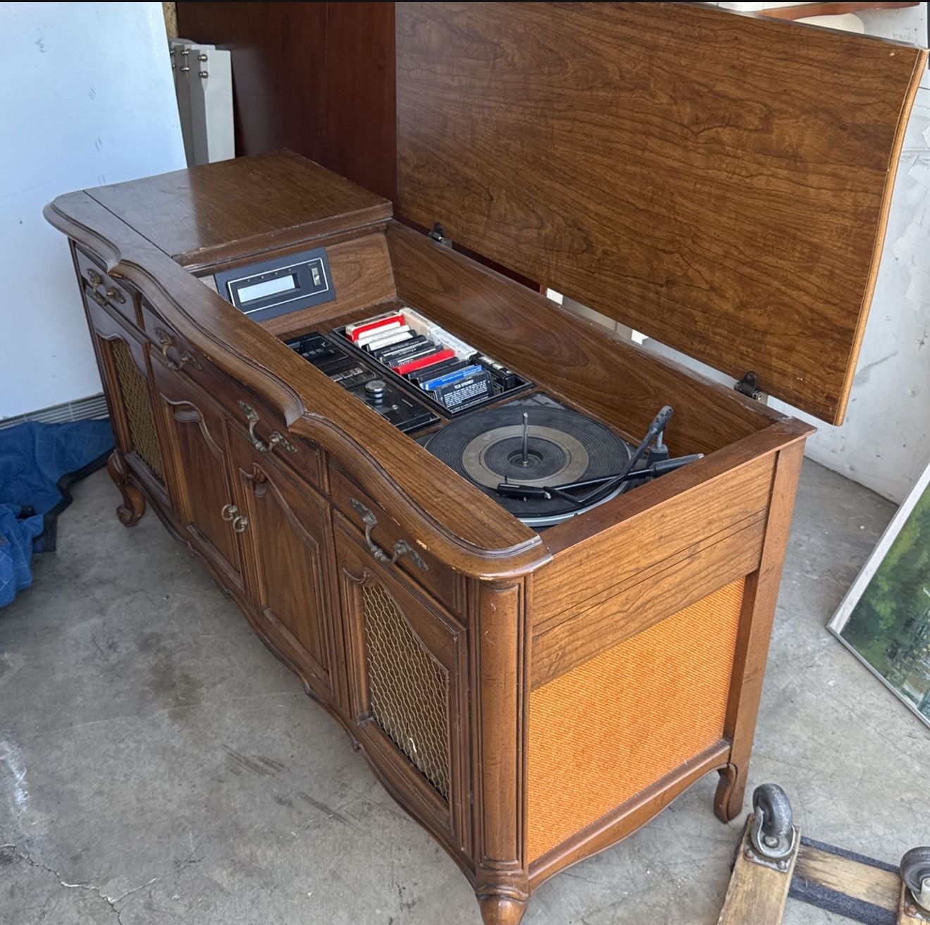 Magnavox Antique Record Player 8 Track 