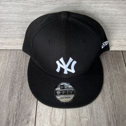 New York Yankees Snapback Hat$35