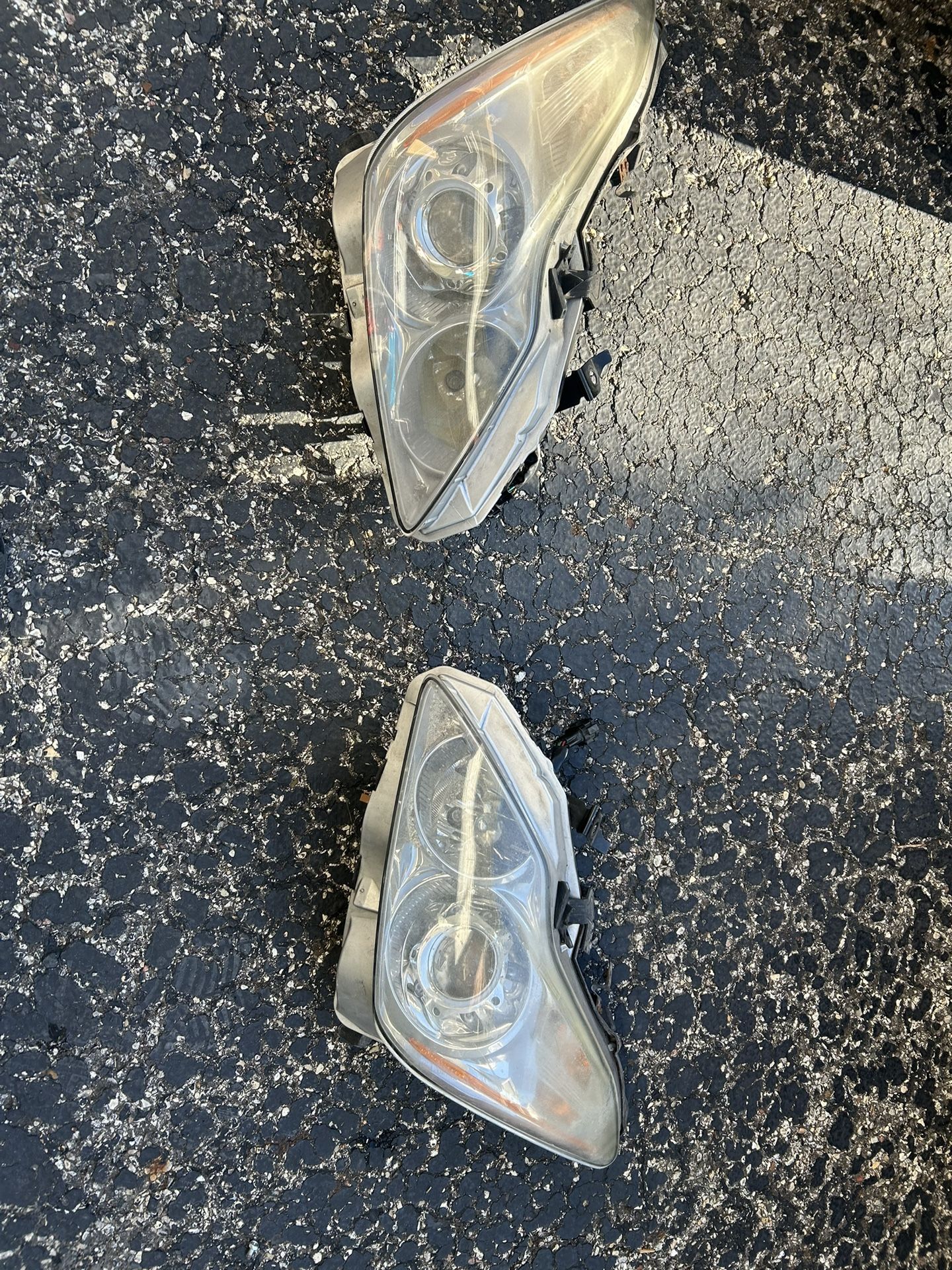 Infiniti G37 Headlights