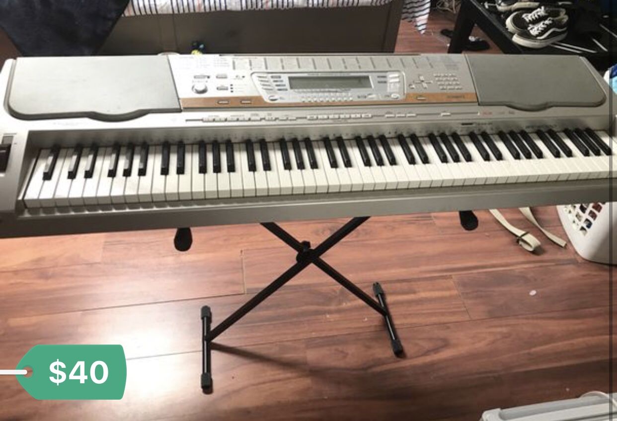 Casio WK-8000 52 keys & Black Stand