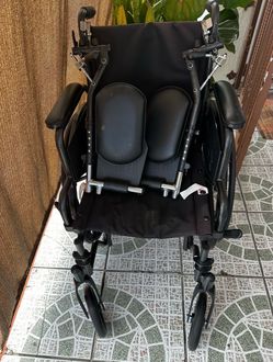 Silla de ruedas como nueva