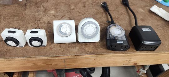 Lot of 6 Indoor/Outdoor Plug-in Mechanical 24-Hour Timers (Smart Electrician, Prime, Defiant)