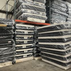 Queen Set (mattress And Box Spring ) $200 Same Day Delivery 