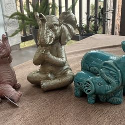 Set Of Elephant Figurines 