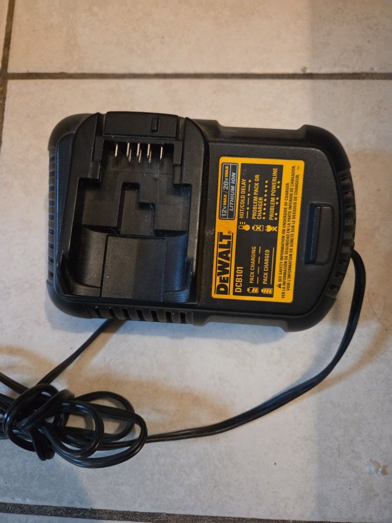 Dewalt DCB101 charger NEW