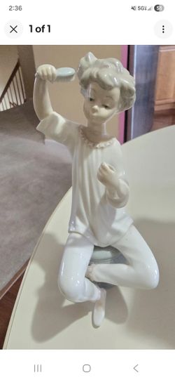 LLADRO GIRL WITH BRUSH