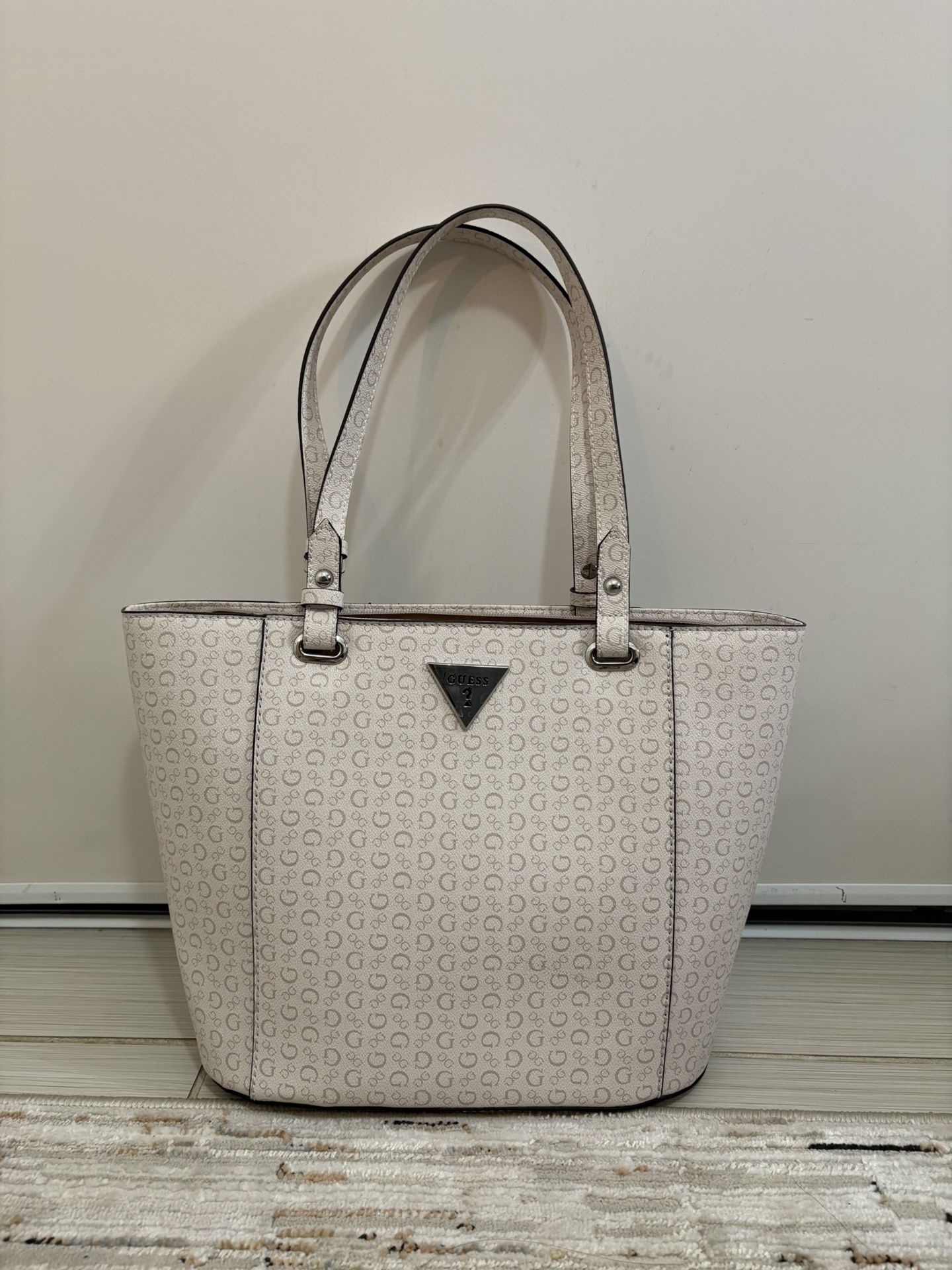 GUESS Tote Bag