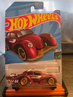Hot Wheels 2022 HW Contoured Volkswagen Kafer Racer Super Treasure Hunt Edition