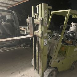 FORKLIFT