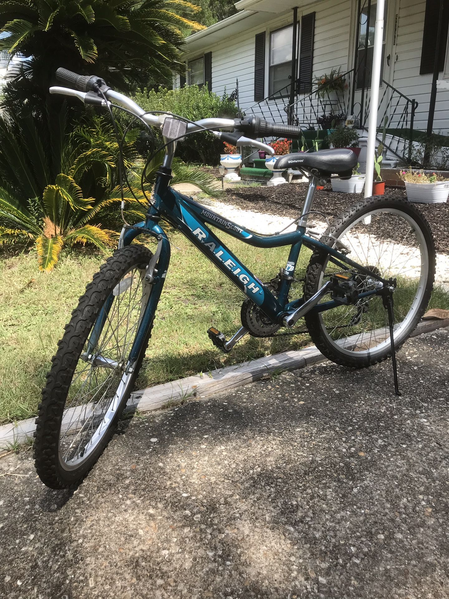 24” Ladies Raleigh Mtn Bike