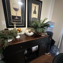 Wine table stand