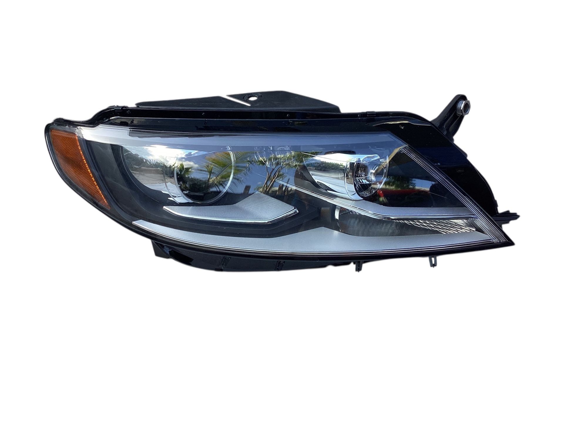 2013-2017 Volkswagen CC OEM Headlight Xenon HID Right Passenger Without DRL LED