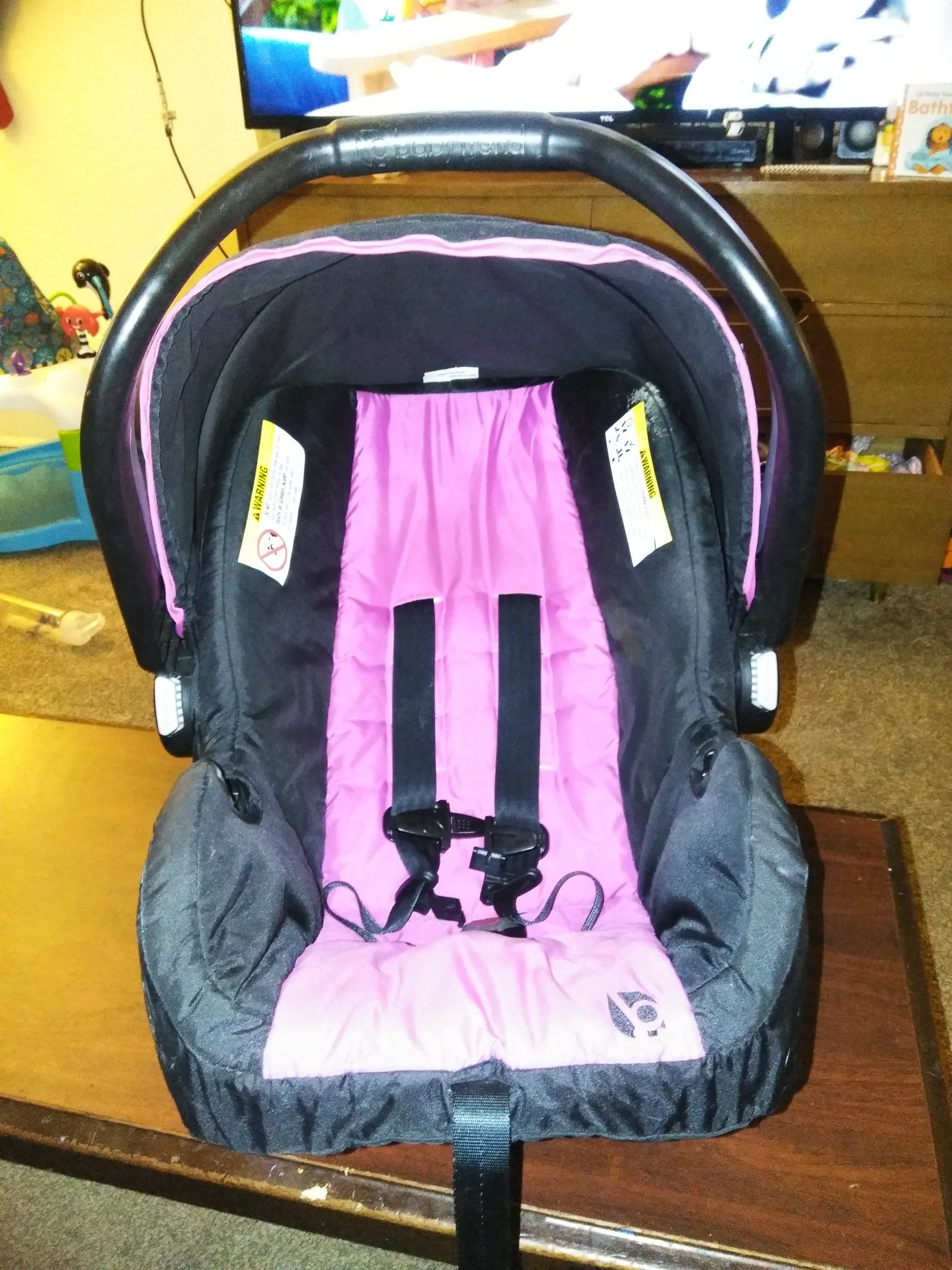 Infant car seat and base