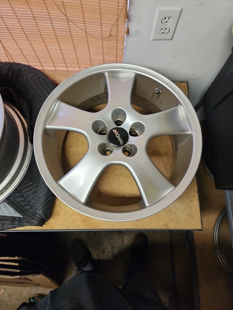 2 8x18 Et35 Ronal Bulldog Rims