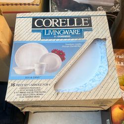 Vintage Corelle 16 Piece Set (2 Sets)