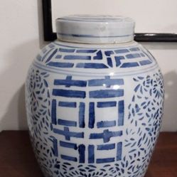 10" Vintage Ceramic Double Happiness Jar  with Lid Large Blu Urn Or Ginger Jar Blue White Chinoiserie Style Temple Jar.