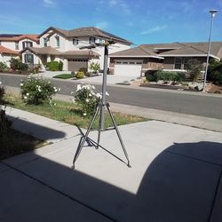 TV antenna fold up tri-pod