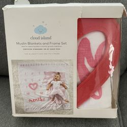 Cloud Island Muslim Blankets And Frame Set 
