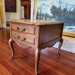 End Table/Nightstand