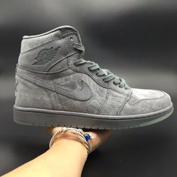 Designer Shoes Selling For 220