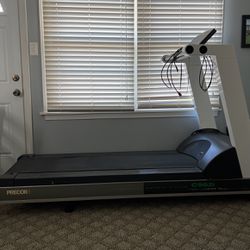 Precor C962i Treadmill