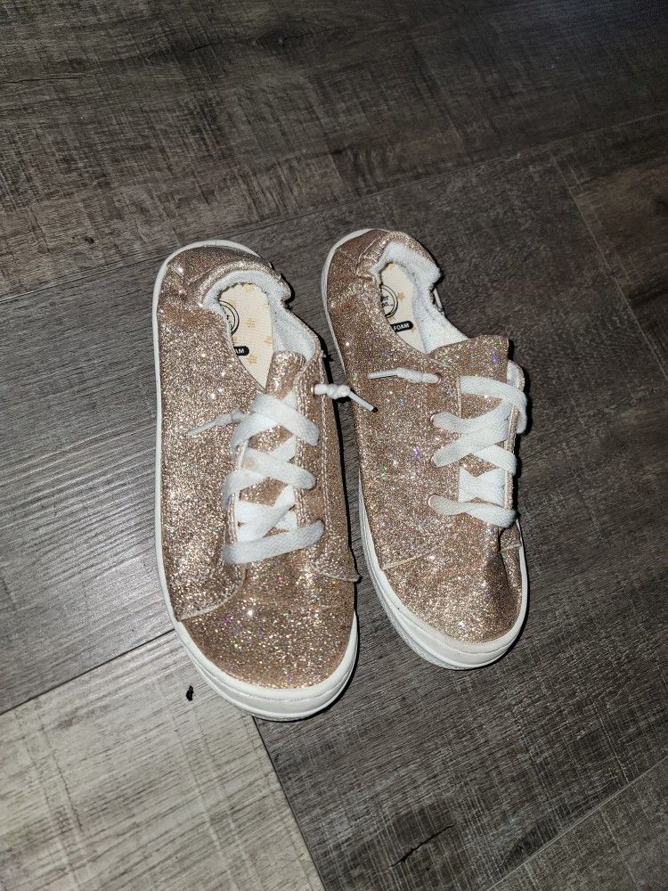 Girls Gold flats Size 3