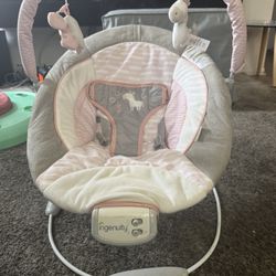 Baby bouncer seat 