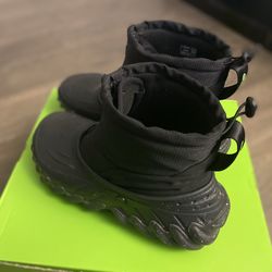 CROCS men’s All weather rain, snow , boots Size 10 with box
