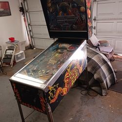  Vintage Pinball Machine 