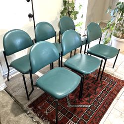 Chairs 🪑 Metal And Leather Seat Very Good Condition. Price For $ 