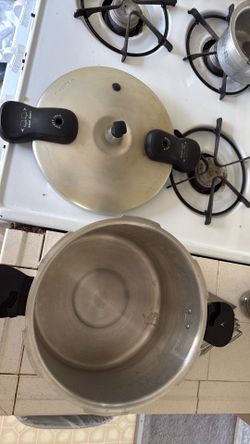 Pressure cooker