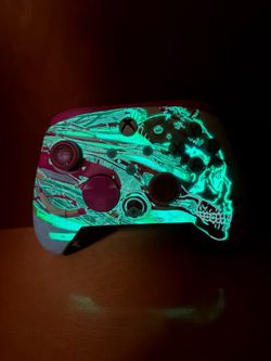 Xbox,11 games, 1 glowing control