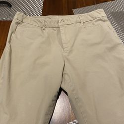 Woman’s Beige Straight Leg Capris Size 16p