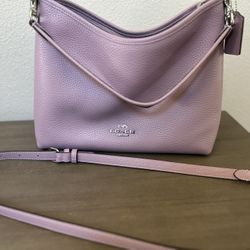 AUTHENTIC GORGEOUS COACH BAG  Like New, Never Used. Only Tags Removed. ❤️🎅🏻🎄