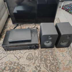 AVR MULTIMEDIA - Amp, Speakers, Smart TV, DVD/CD Player