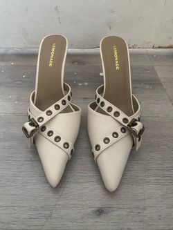 Lemonade (Princess Polly brand) cream/white pointed pumps (US 8, UK 6, EU 38.5-39)