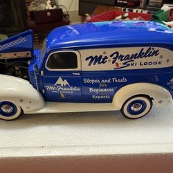 Franklin Mint 1946 Chevrolet Panel Ski Lodge Light Duty Truck