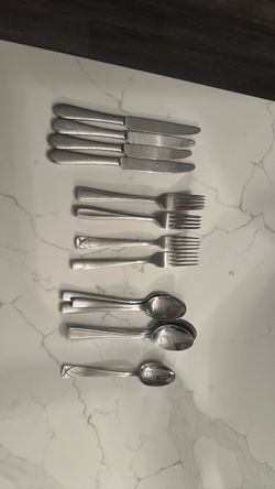 Utencils total of 23