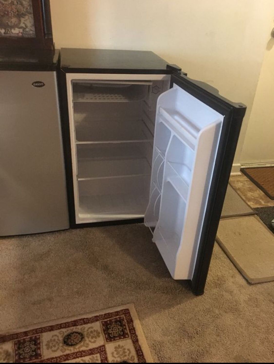 Refrigerator Smoll