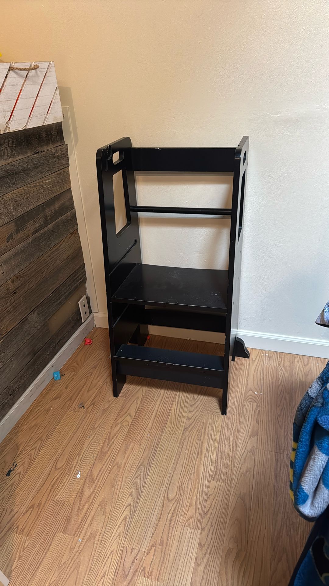 Kids Step Stool Helper