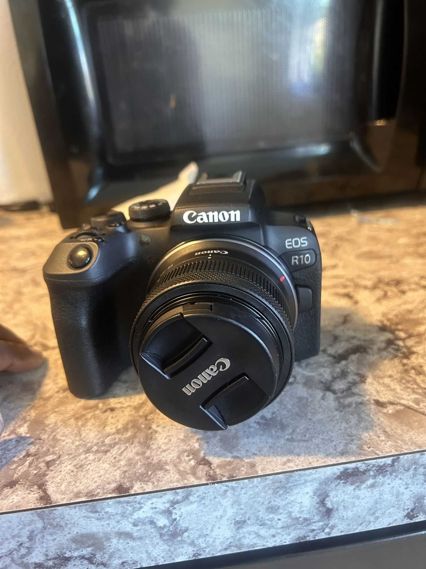 Canon R10