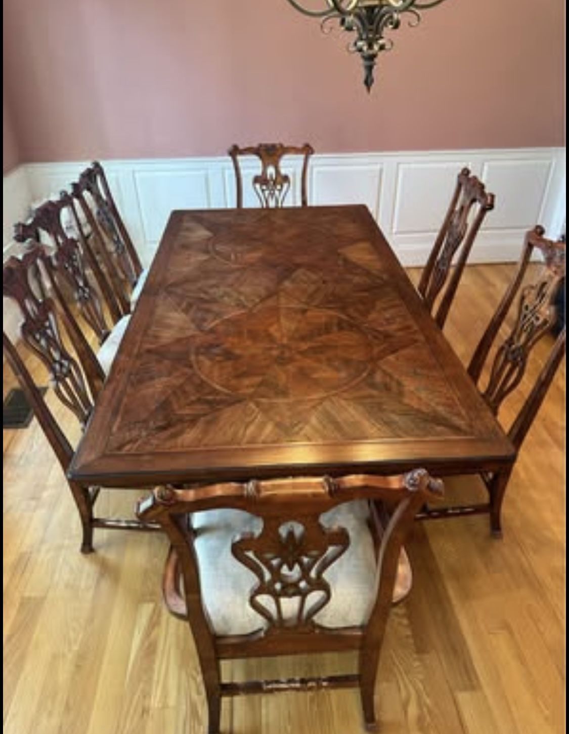 Dining Room Table & Chairs Hardin Furniture