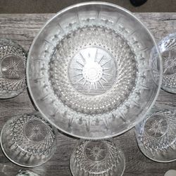 Vintage Arcoroc France Starburst Heavy Glass Serving Bowl Set