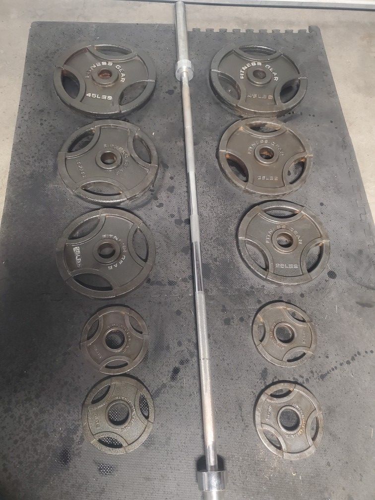 Olympic Weight Set 7ft 45lb Olympic Bar 2x45lbs 2x35lbs 2x25lbs 4x5lbs That's 275lbs All Together With Bar