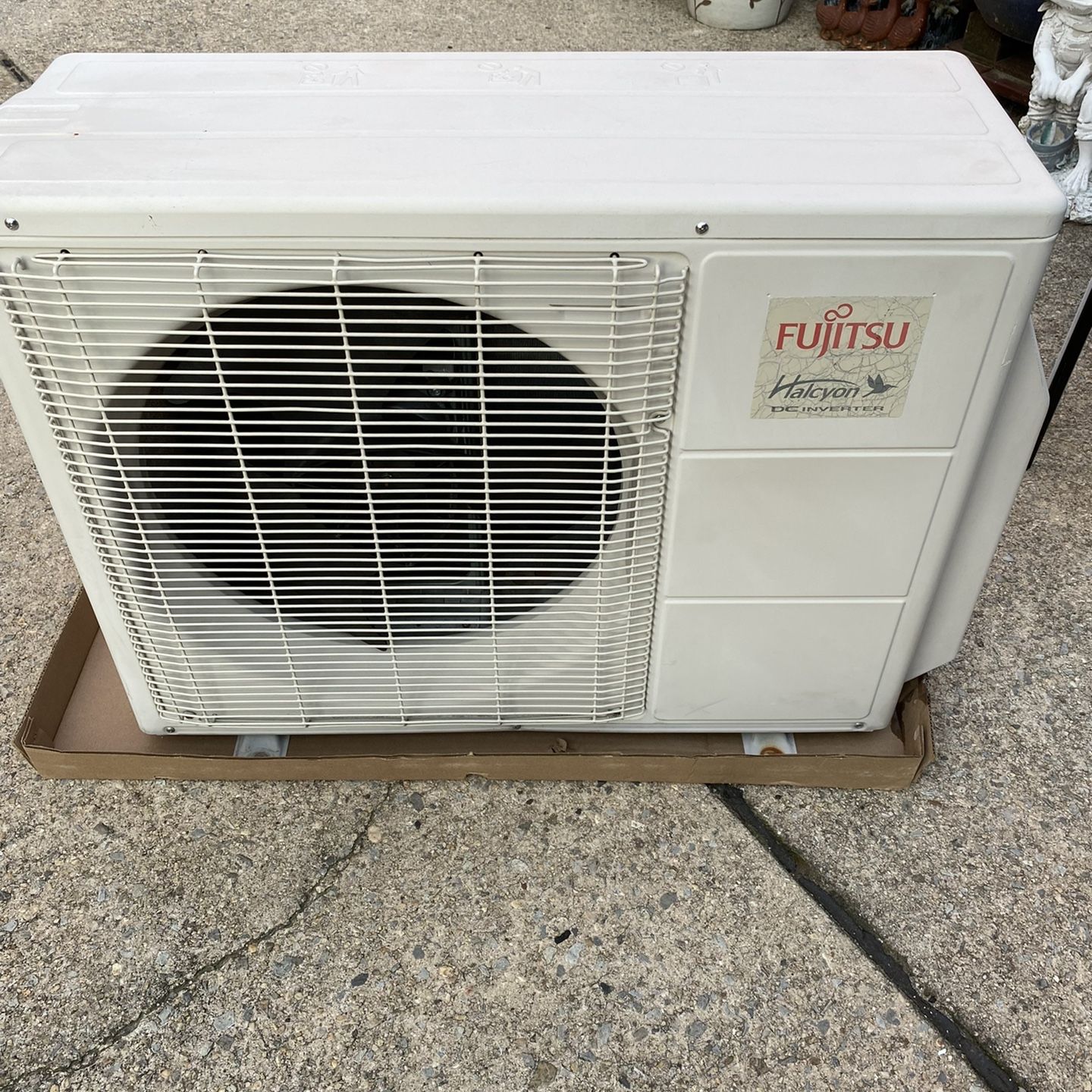 Fujitsu 12000 BTU Mini Split Air Conditioner Heat System for Sale in  Queens, NY - OfferUp