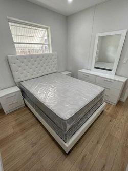 Bedroom Set for Sale!!! Ask For Price!!! Preguntar Precio 