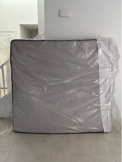 Beautyrest BR800 King Mattress 13.5” Plush Pillow Top — BRAND NEW, Still Sealed