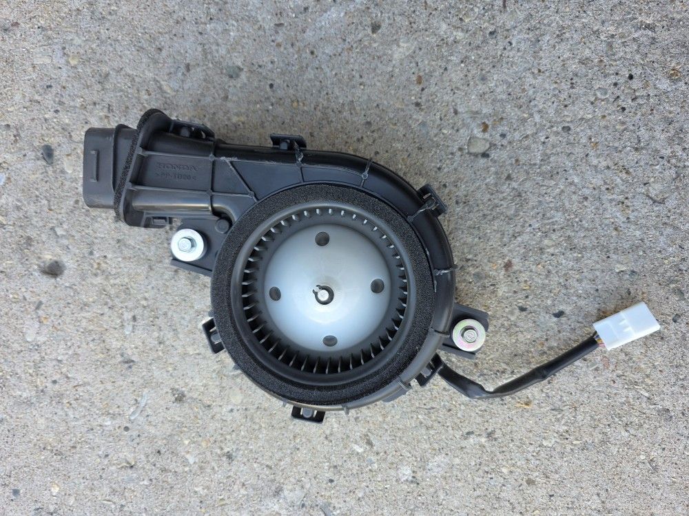 2012-15 Honda Civic Hybrid Rear Battery Cooling Fan Blower Motor 1J810-RW0-0031